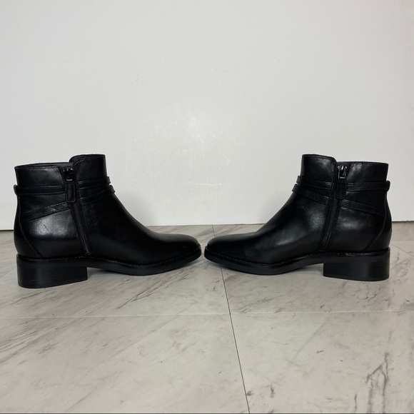 New! Cole Haan Railyn Black Leather Bootie 7B - Picture 4 of 12